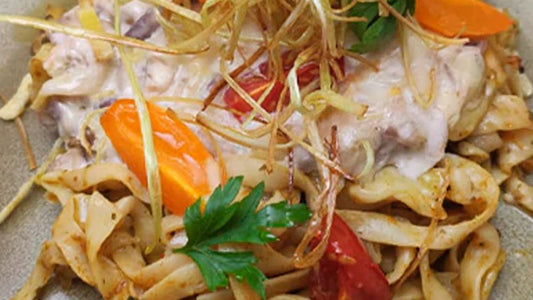 Imagem banner receita Fettuccine Com Bacalhau Cremoso Gratinado | Konjac Massas MF