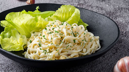 Imagem banner receita Linguine Ao Alho E Parmesão | Konjac Massa MF