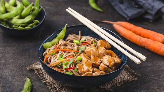 Imagem banner receita Noodles Com Frango E Vegetais | Konjac Massas MF